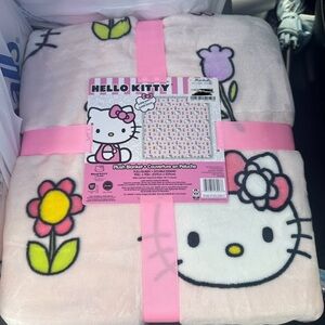 SOLD NWT hello kitty queen tulip Easter blanket